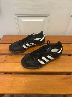 Kids Adidas Black and White Samba Sneakers Size 3.5